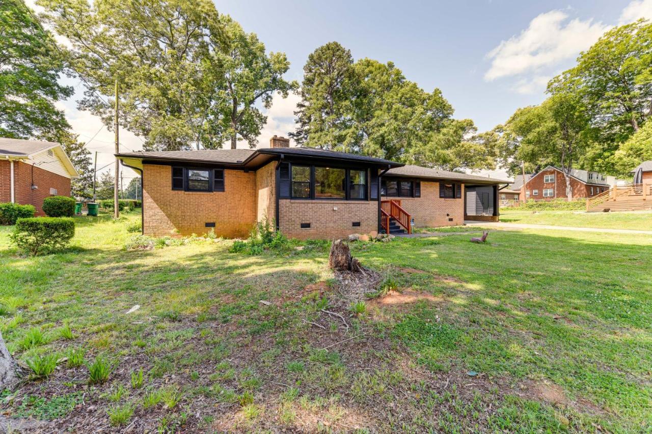 Charming 2 Mi To Downtown! Holiday home